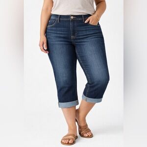 EVRI Dark Wash Denim Capri Jeans Women’s Plus Size 16W Cuffed Stretch